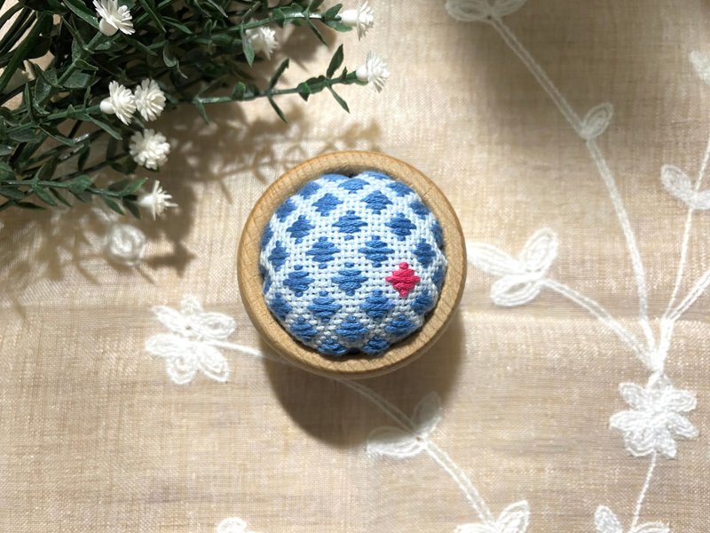 Diamond pattern scarf embroidery needle insert embroidery needle storage - Storage - Cotton & Hemp Blue