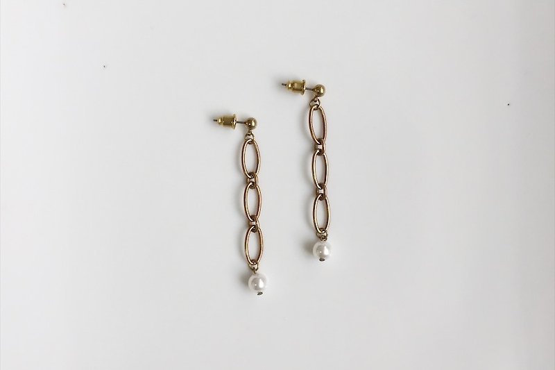 スイング真珠のイヤリングエレガントなスタイルの真鍮 - ピアス・イヤリング - 金属 ゴールド