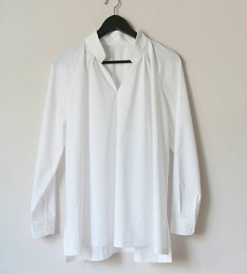 白色Ｖ領棉質中山領襯衫 - 女裝 上衣 - 棉．麻 