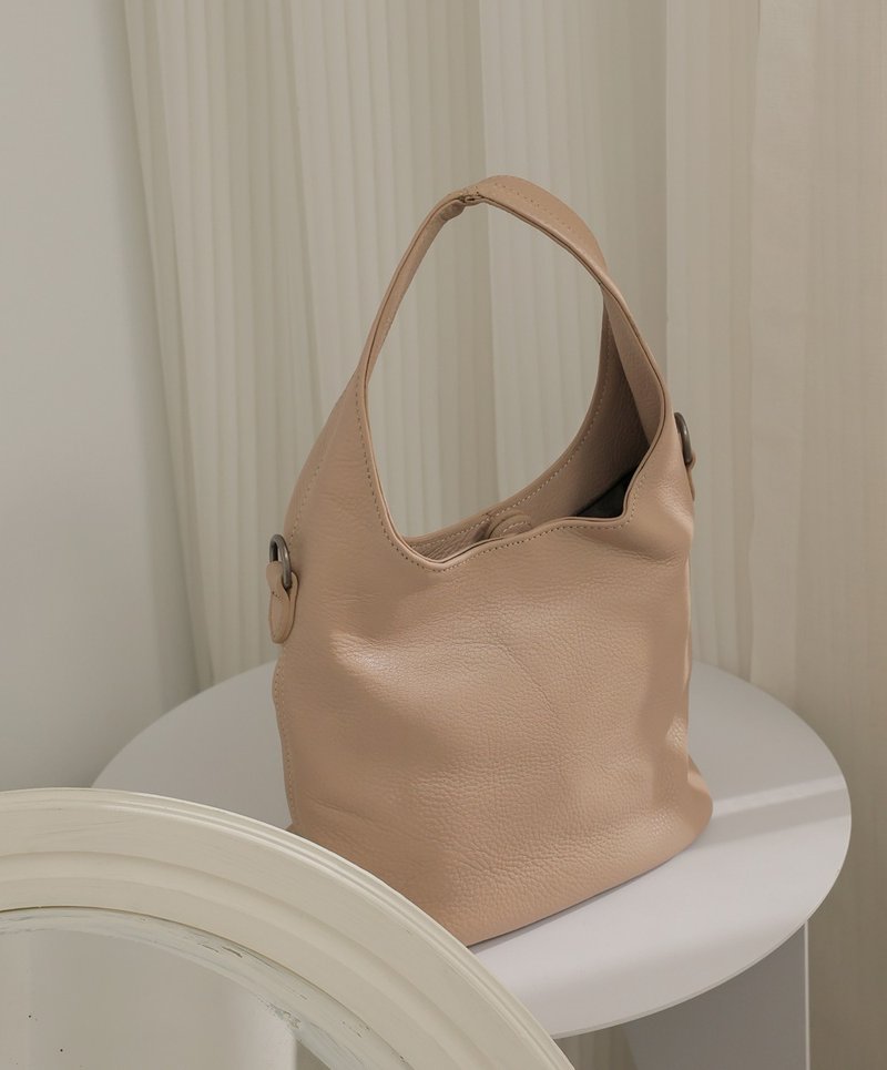 supportingrole elegant hand-held genuine leather shoulder backpack cream Khaki - กระเป๋าแมสเซนเจอร์ - หนังแท้ สีกากี