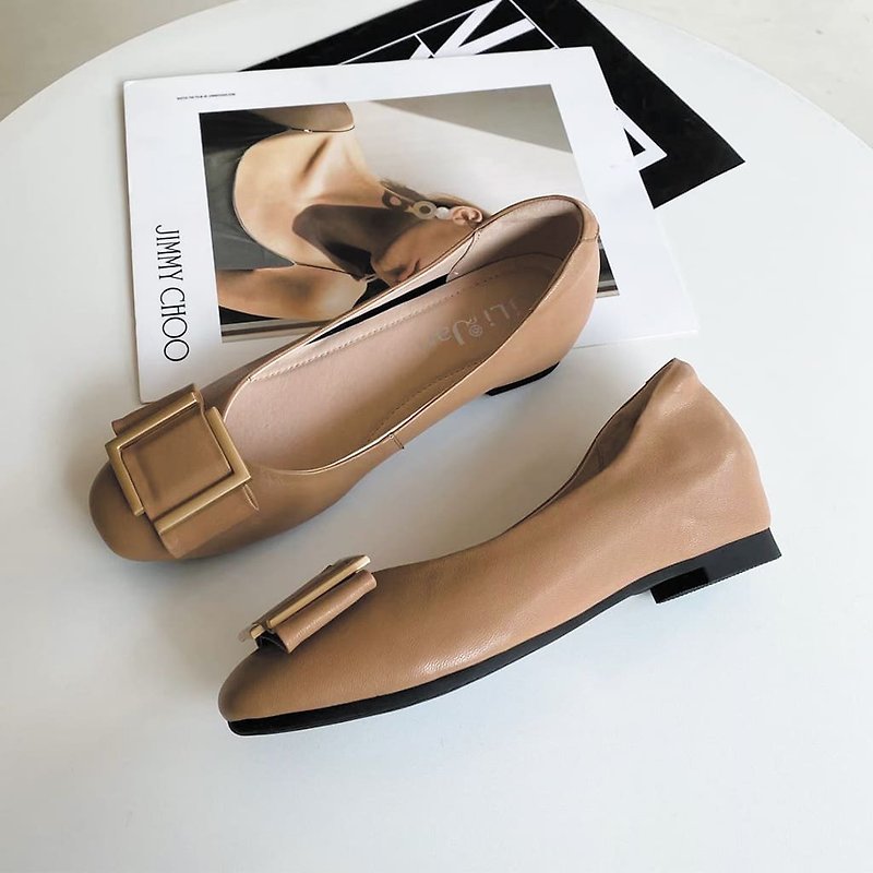 [Elegant Proposal] Tender sheepskin buckled round-toe flats_Coco Warm Milk Tea (No. 22.5-24.5) - Women's Leather Shoes - Genuine Leather Khaki