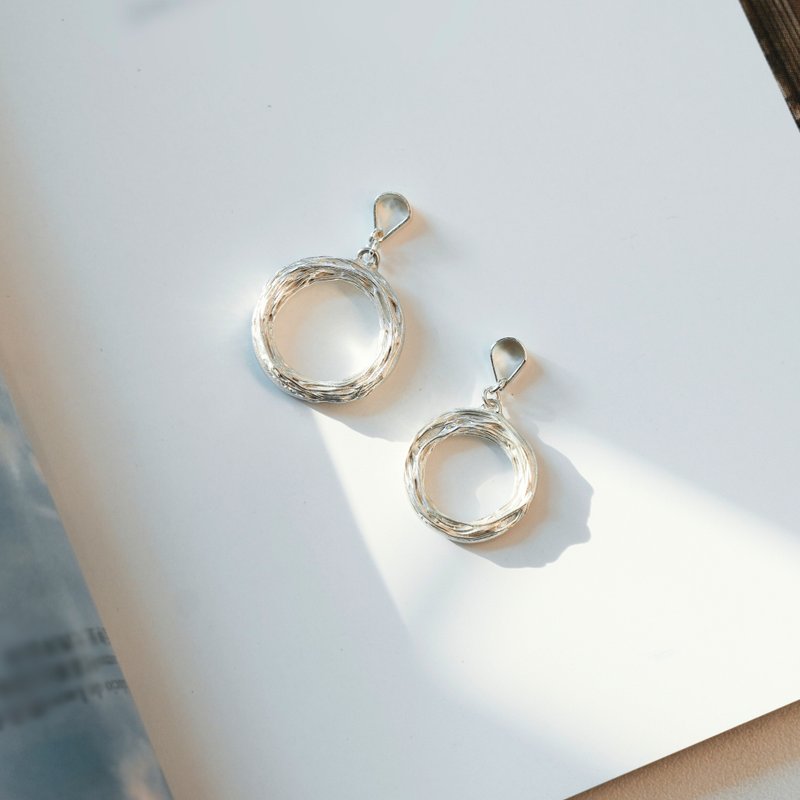 氣質白銀【MOON_小】999銀吊墜手作 - 項鍊 - 純銀 銀色