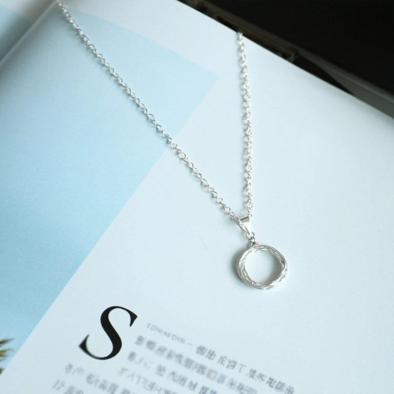 氣質白銀【MOON_小】999銀吊墜手作 - 項鍊 - 純銀 銀色