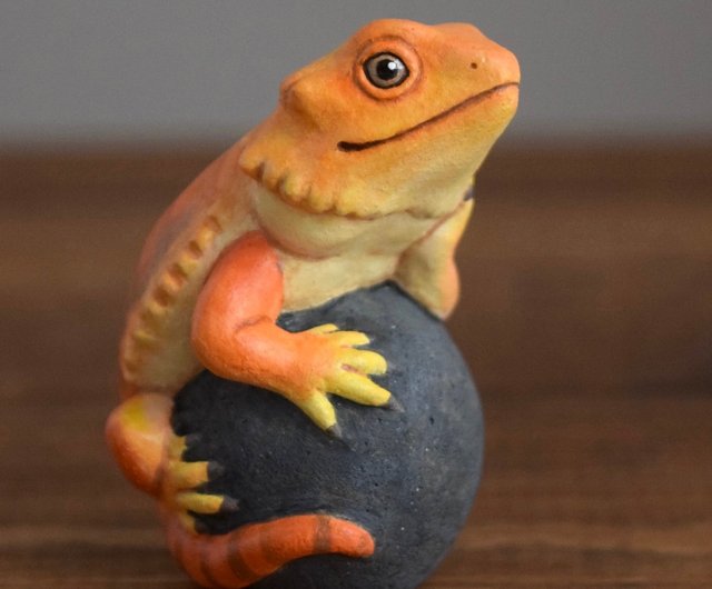 トカゲの石製置物 トカゲの石製置物 石のトカゲの像 屋外爬虫類彫刻 石の動物