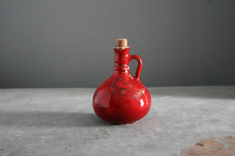 Red ceramic bottle with cork Pottery bottle vase Pottery corked spice jar - เซรามิก - ดินเผา สีแดง