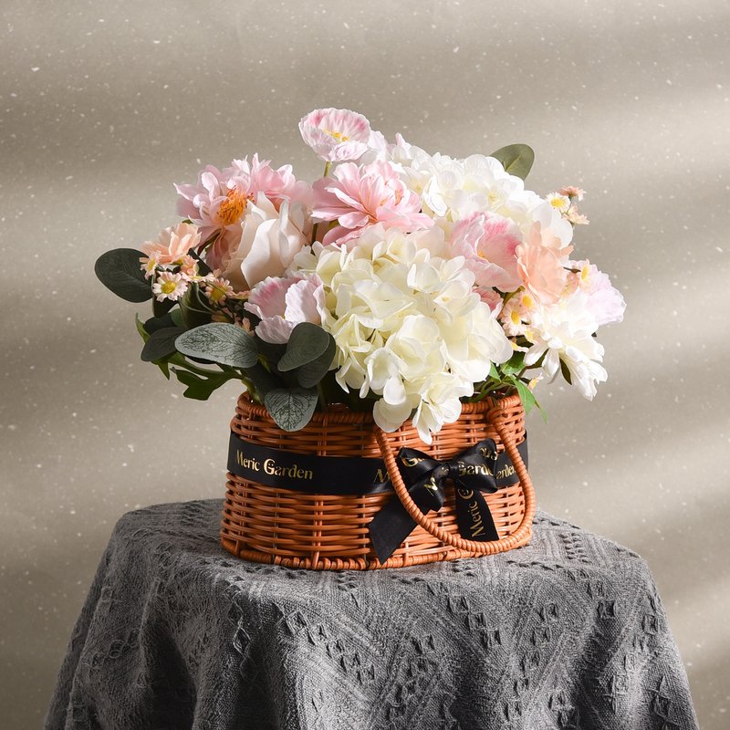 【Meric Garden】柔光之詩仿真花籃 仿真花 送禮 - 乾燥花/永生花 - 其他人造纖維 卡其色