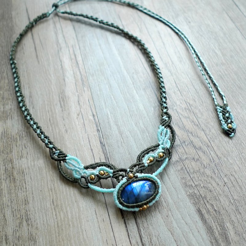 Misssheep N50- Handcrafted Labradorite Macrame Necklace, Bohemian jewelry - Necklaces - Other Materials Green