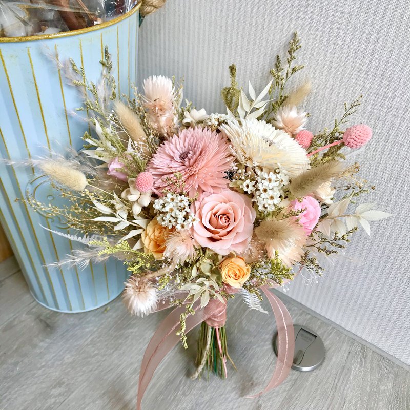 Gentle and soft pink immortal bouquet - ช่อดอกไม้แห้ง - พืช/ดอกไม้ สึชมพู