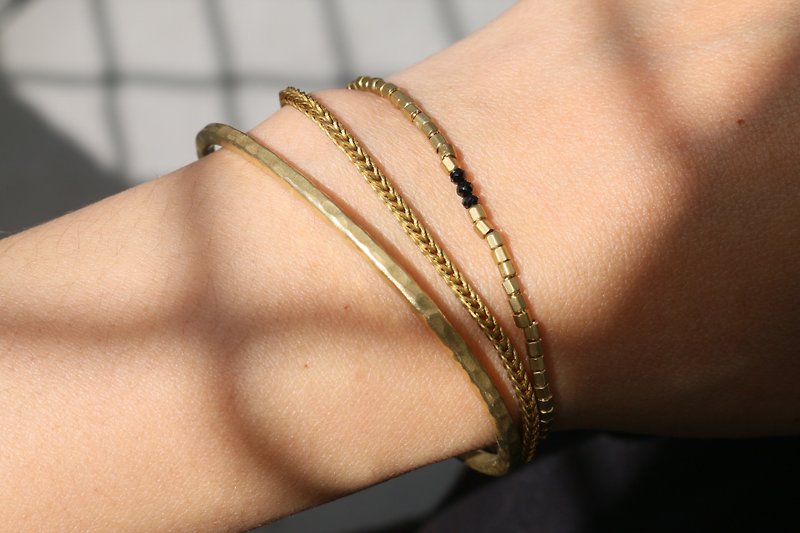 Spinel brass bracelet (black) - Bracelets - Gemstone Black