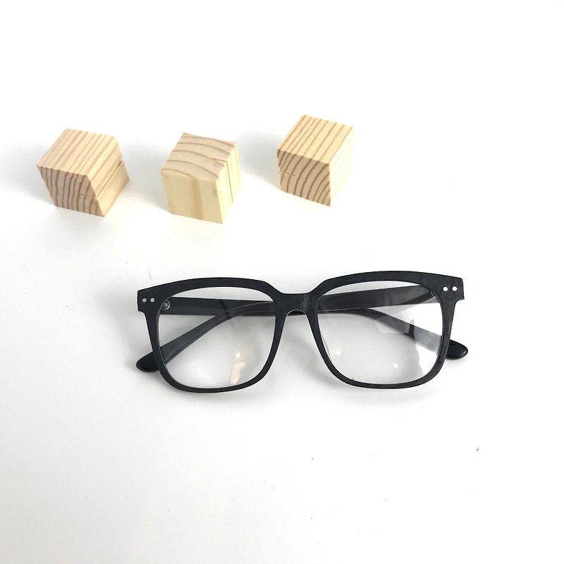 日本スクエアトータスカラー手作りと手彫りメガネ - 眼鏡・フレーム - その他の素材 ブラック