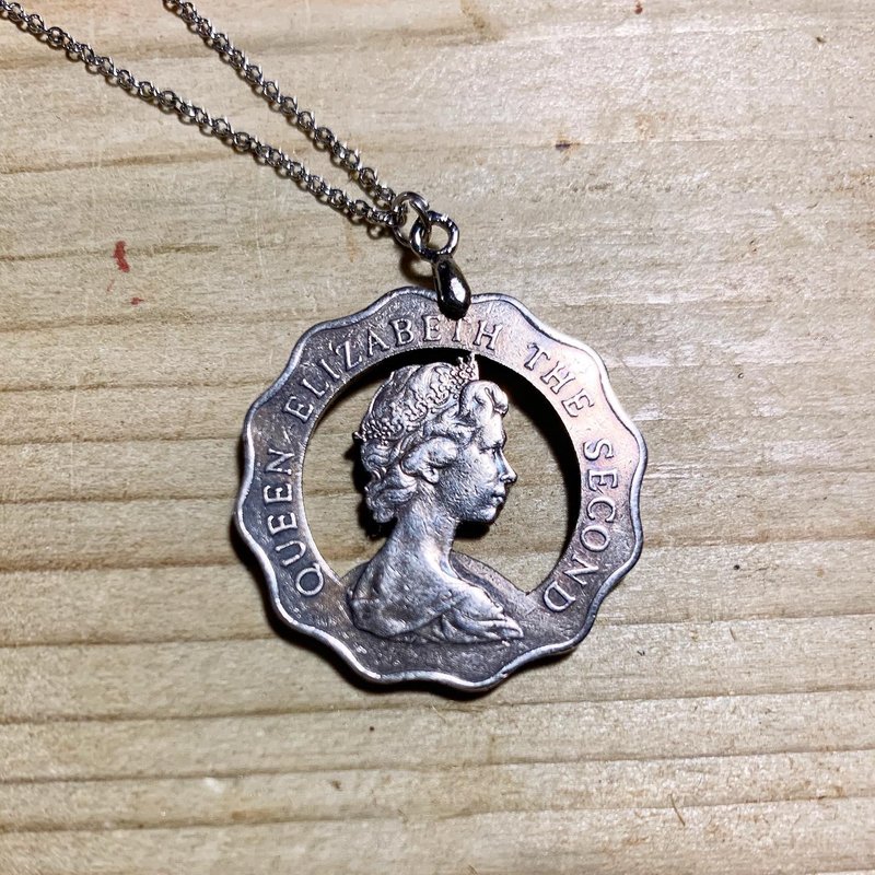 Hong Kong Queen 2 dollar pendant (Raphael Maklouf) (with year) - สร้อยคอ - โลหะ สีเงิน