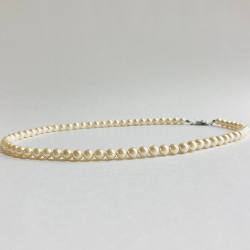 Shell pearl medium necklace/approx. 6.5mm approx. 50cm/cream two-tone/R/made in Japan - สร้อยคอ - เปลือกหอย สีทอง