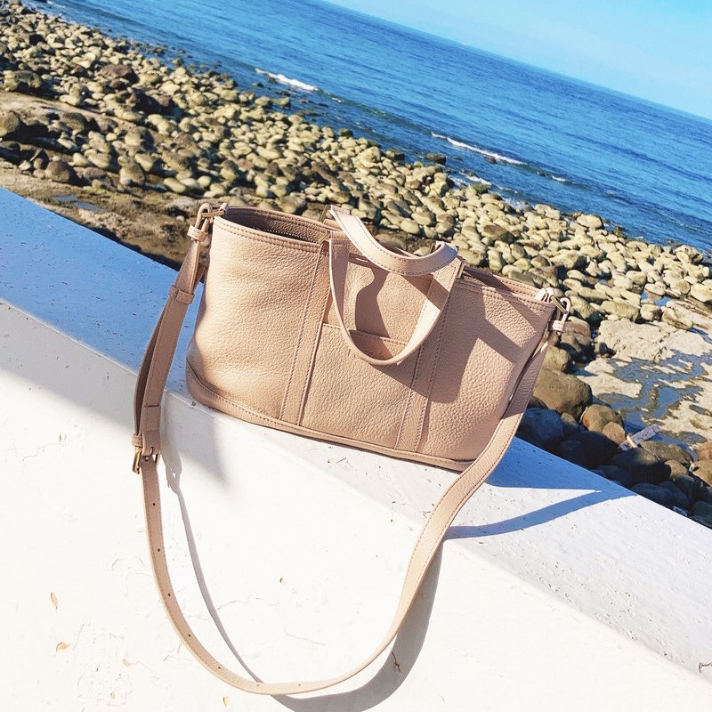 Passion Good Handbag Milk Brown Handbag/Shoulder/Crossbody - กระเป๋าแมสเซนเจอร์ - หนังแท้ สีกากี