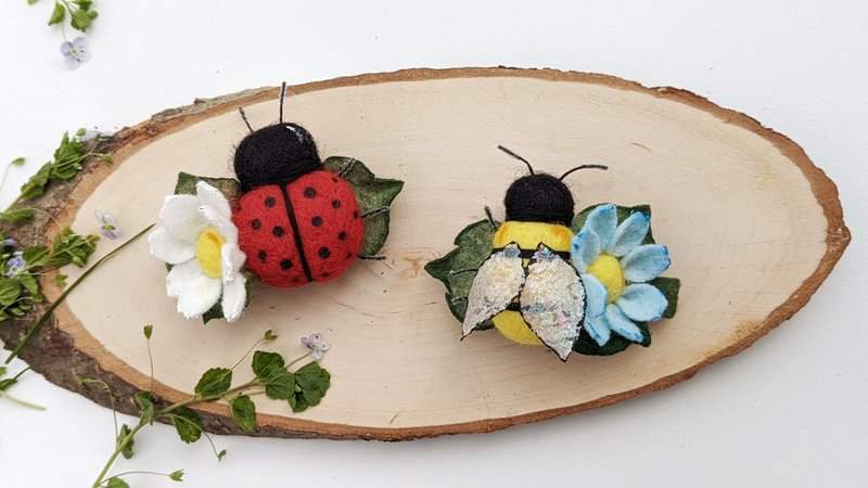 Ladybug and bee baby hair clips ladybug baby look bee birthday party - Baby Accessories - Other Materials 