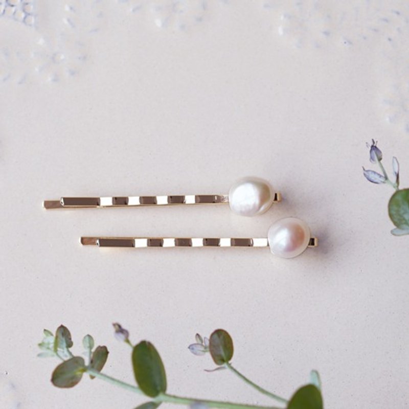 S size baroque freshwater pearl single hairpin Lucilla - เครื่องประดับผม - เครื่องเพชรพลอย ขาว