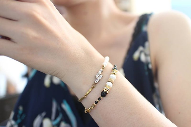 Princess-Black agate brass shell handmade bracelet - Bracelets - Other Metals 