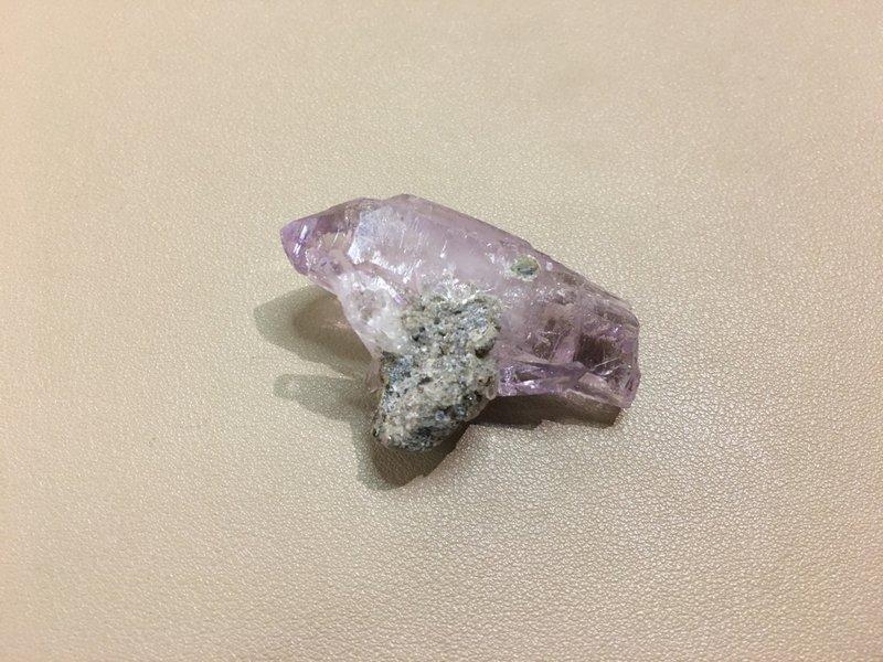 克鲁兹紫晶柱 - 驅散負能量並帶來內心的平和 - 擺飾/家飾品 - 水晶 