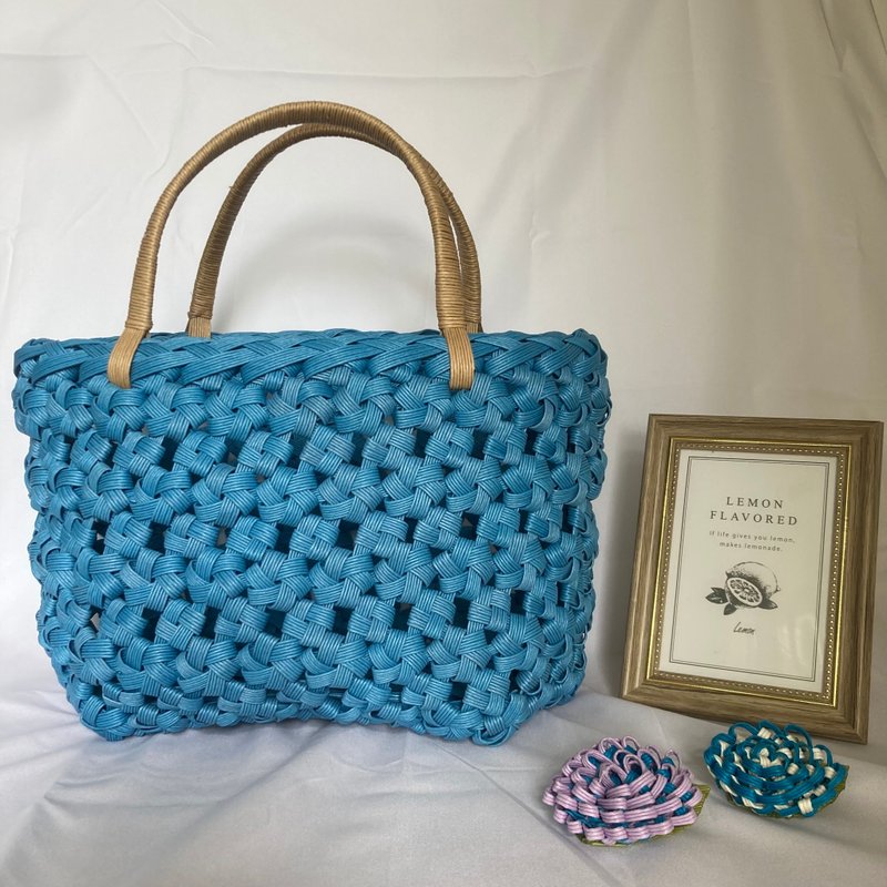 Aqua Blue Hanamusubi Craft Band Bag - กระเป๋าถือ - กระดาษ สีน้ำเงิน