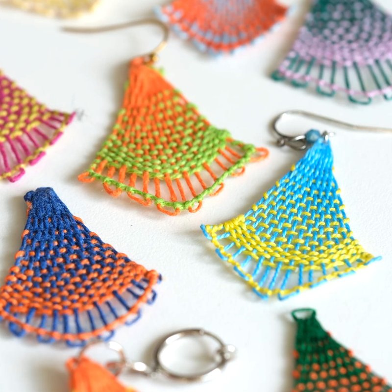 Diamond-shaped accessories making - Nyanduti embroidery - เย็บปักถักร้อย/ใยขนแกะ/ผ้า - วัสดุอื่นๆ 