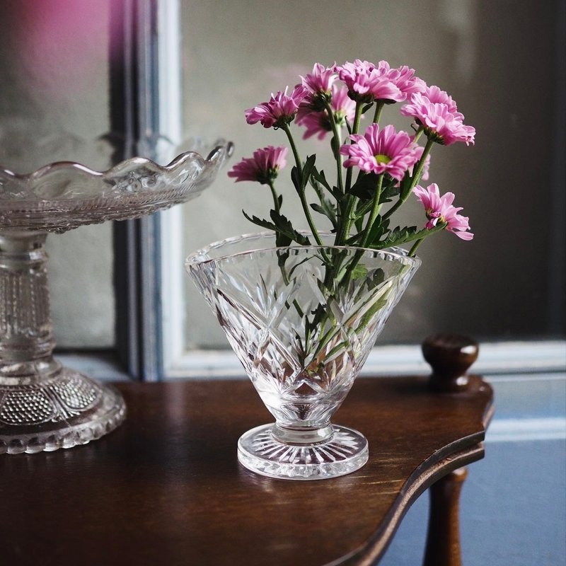 British Stuart England vintage crystal glass fan vase - Pottery & Ceramics - Glass Silver