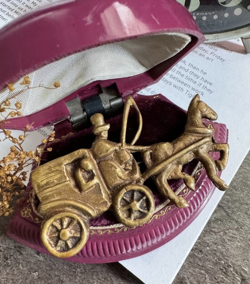 古董法國購入之古銅色馬車別針胸針 B1899 - 胸針 - 其他金屬 金色