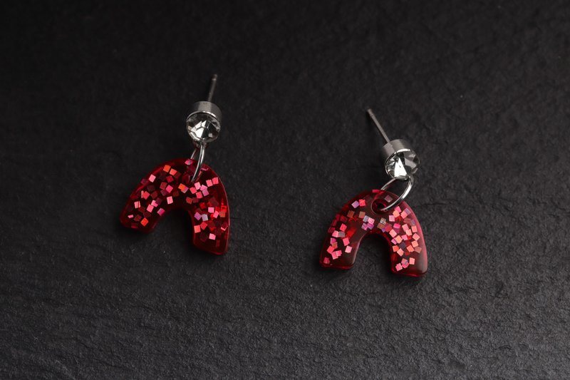 Handmade resin earrings - 耳環/耳夾/耳骨夾 - 塑膠 粉紅色