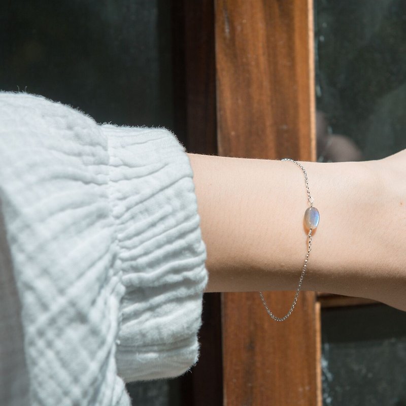 Mystic Lengshi Bean Bracelet - สร้อยข้อมือ - เครื่องเพชรพลอย สีน้ำเงิน