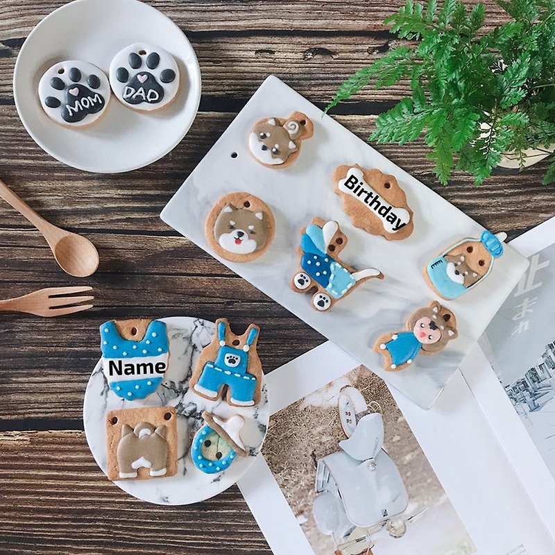 Buyer's exclusive area - 8 baby dogs & 1 custom icing biscuits - Bibs - Fresh Ingredients 