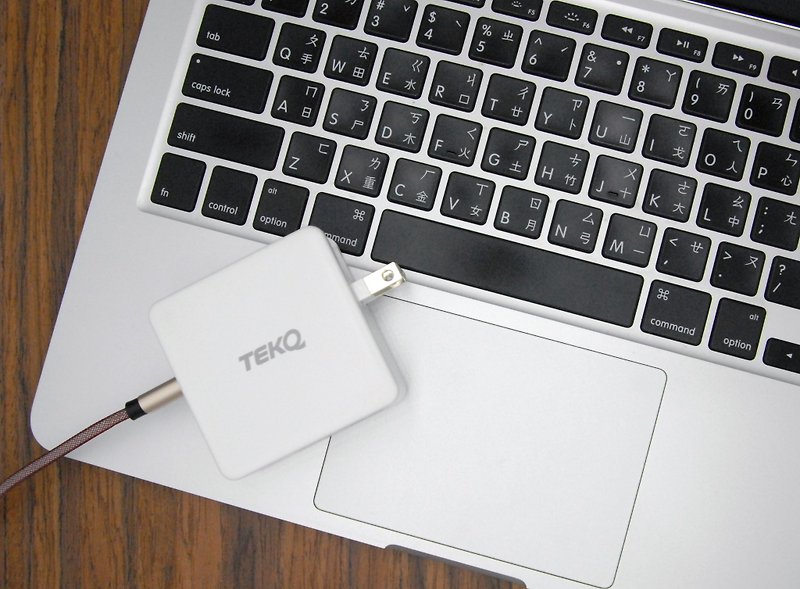 TEKQ Smart PD QC3.0 57W iphone/ipd/PC ファストトラベルユニバーサルチャージャー - 充電器・USBコード - その他の素材 ホワイト