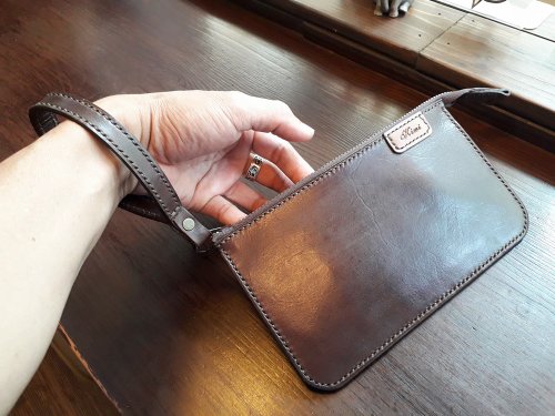 Custom cowhide purses – Leather Belles