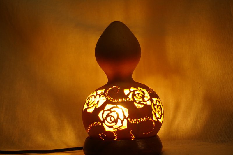 Gourd lamp, rose motif, small - โคมไฟ - วัสดุอื่นๆ 