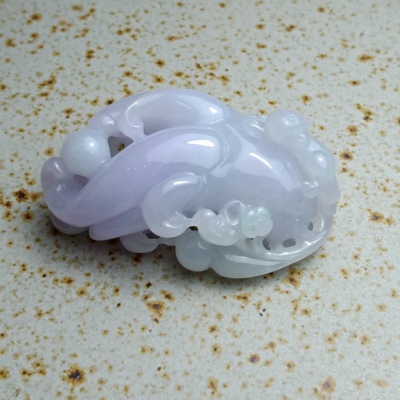 J0101天然翡翠A貨 . 冰糯春帶彩肥美人蔘.健康平安.掛飾. - 擺飾/家飾品 - 玉石 