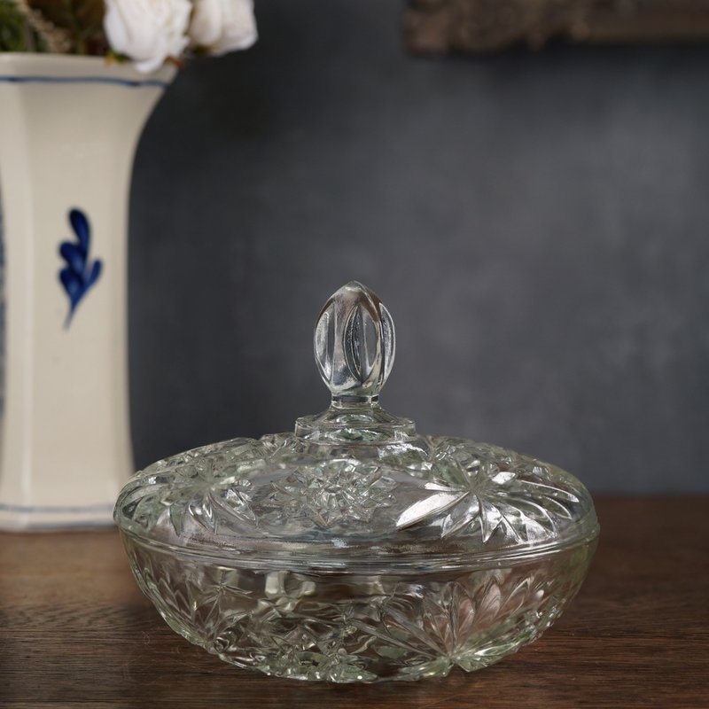 Vintage Anchor Hocking EAPC glass lidded 'Star of David' glass candy dish - Bowls - Glass Transparent