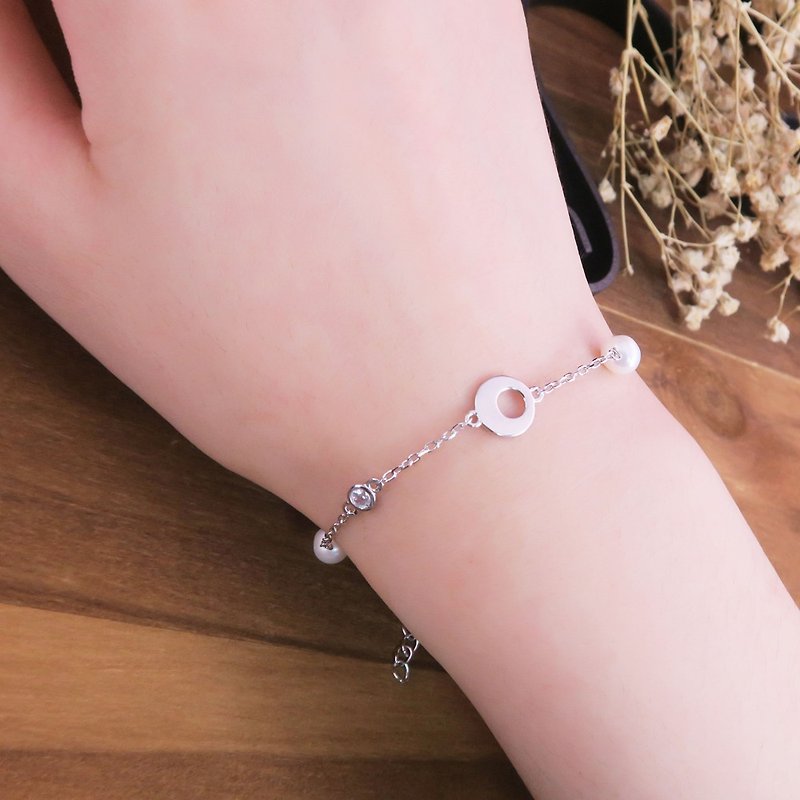 Fast shipping Mother's Day gift moon waxing and waning pearl sterling silver bracelet (white gold model) - Bracelets - Sterling Silver Silver