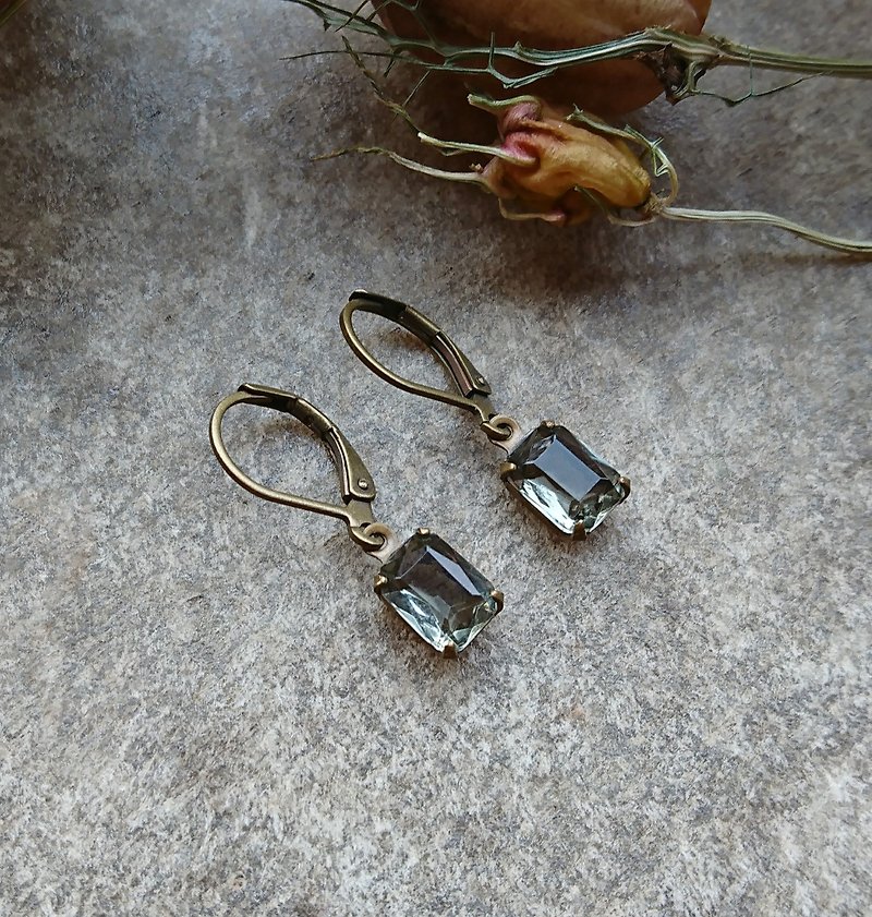 鐵灰古董玻璃耳環 - 耳環/耳夾 - 玻璃 灰色