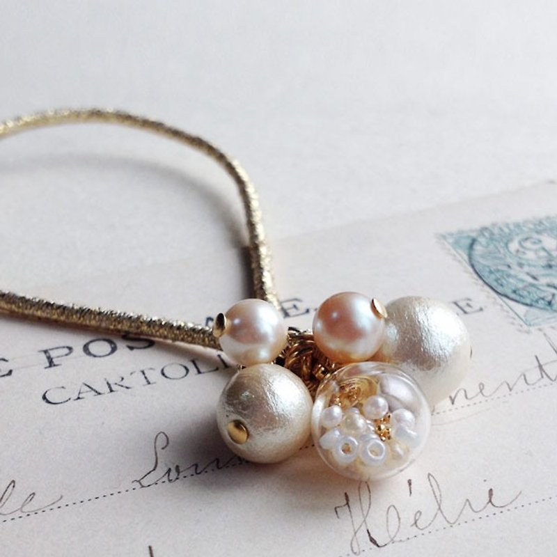 Hair of vintage pearl and glass ball Cotton Pearl - เครื่องประดับผม - แก้ว ขาว
