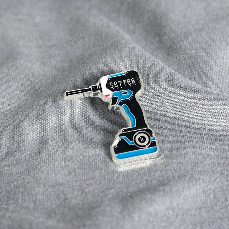 セッターエナメルピン – クライマーとボルダラーへのギフト – 攀岩針 – 등반 クライミング - ピンバッジ・ピンズ - 金属 多色