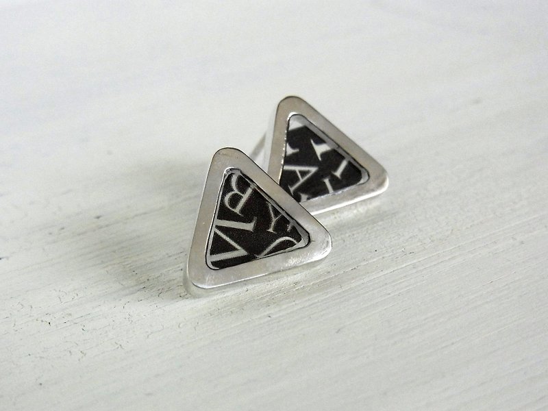 【Order Production】 Triangle Resin Earrings / silver - Earrings & Clip-ons - Sterling Silver Silver