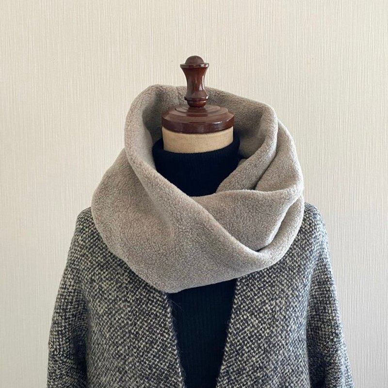 Luxury melton fleece snood greige - ผ้าพันคอถัก - เส้นใยสังเคราะห์ สีเทา