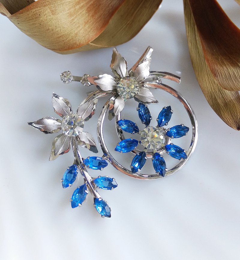 Vintage Jewelry 西洋古董飾品 清麗質感 雙色萊茵花卉 別針 - 胸針 - 其他金屬 金色