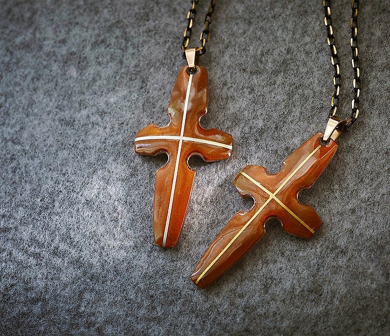 Message of Love III Cross Necklace. Enamel. Two ways to wear it. Christianity. Handmade limited edition - สร้อยคอ - วัตถุเคลือบ สีทอง