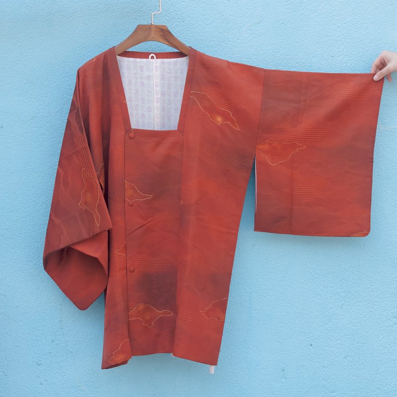 Vintage kimono / are silk dark orange blooming far mountain tattoo line - เสื้อแจ็คเก็ต - ผ้าไหม สีแดง