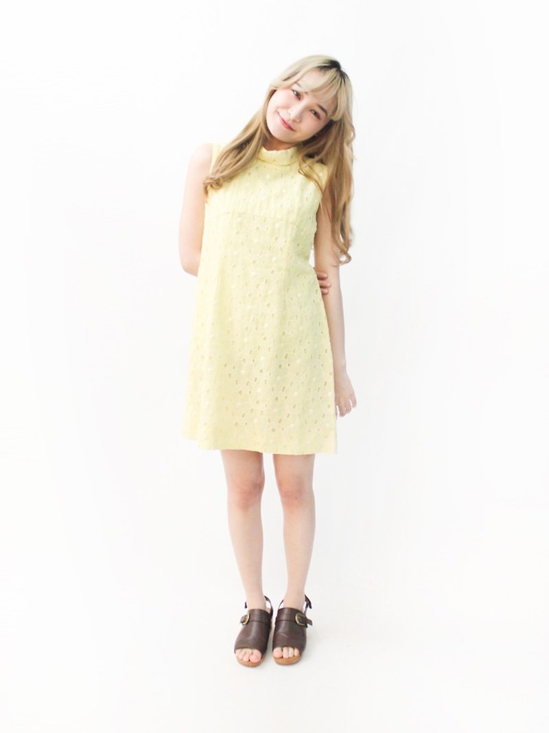 【RE0809D1331】夏復古甜美花朵刺繡布檸檬黃立領無袖古著洋裝 - 連身裙 - 聚酯纖維 黃色