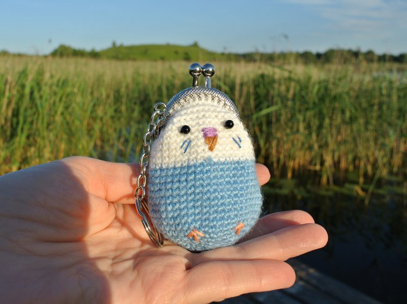 Budgie, parrot, small purse, crochet purse, cute bag, bag charm, keychain - 零錢包/小錢包 - 其他材質 藍色