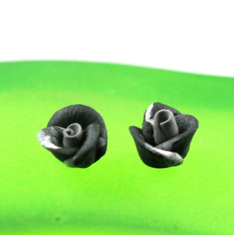 玫瑰花園 -  黑玫瑰耳環 - 耳環/耳夾 - 其他材質 黑色