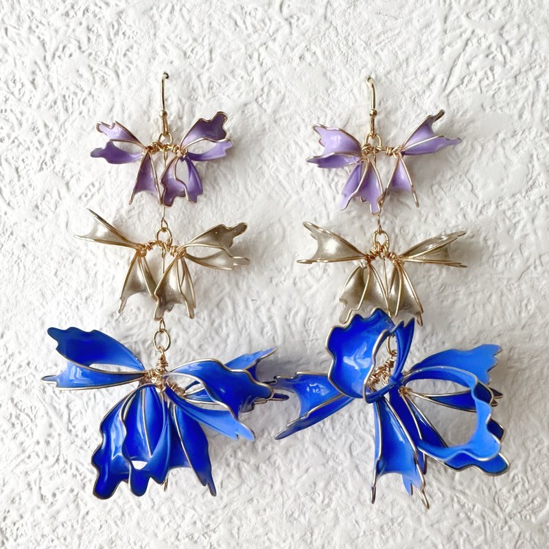 Flower-inspired wire accessories - Earrings & Clip-ons - Other Metals 