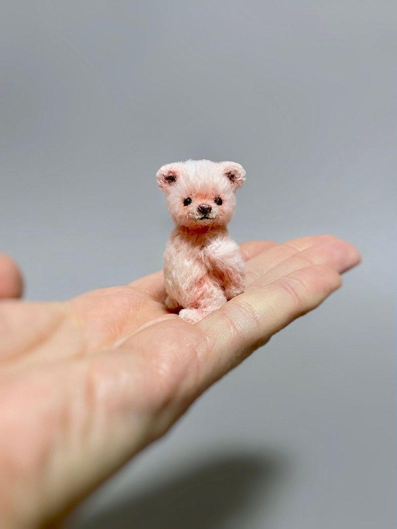 Miniature Pink Bear - 擺飾/家飾品 - 其他材質 粉紅色