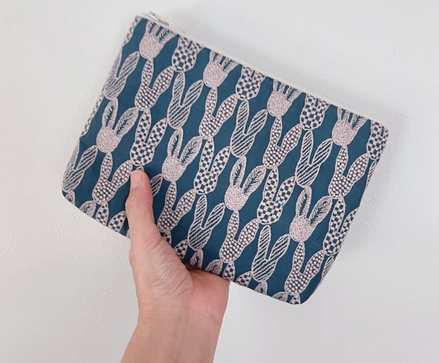 ミナペルホネン＊pomppia ポーチ mina perhonen pomppia うさぎ 大きめ コスメポーチ 化妝包 刺繍 最新