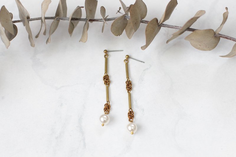 Bamboo-type Bronze Pearl Dangle Earrings - ต่างหู - ทองแดงทองเหลือง สีเหลือง