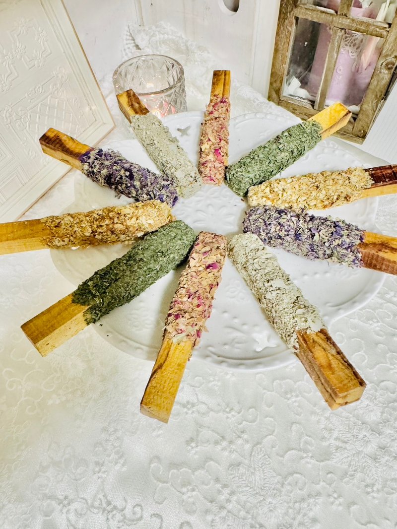 【Rose Tree】藥草聖木淨化棒。手作製作。淨化空間和水晶 - 香氛/精油/擴香 - 其他材質 咖啡色